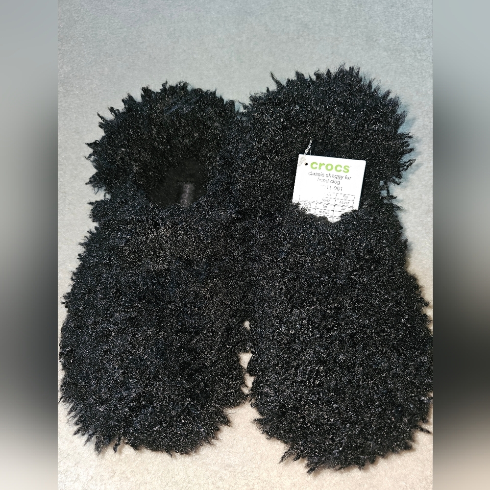 CROCS Black Fuzzy Slippers